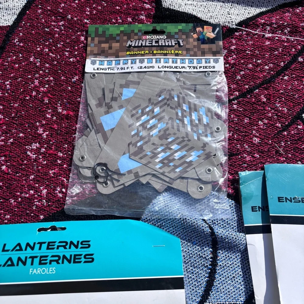 MINECRAFT BIRTHDAY PARTY LOT SET OF SIX LANTERNS CENTERPIECE BANNER TABLECLOTH